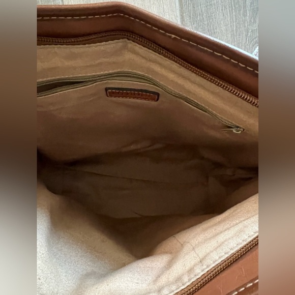 In very good condition. Clean interior. Please check pics for all details - Picture 11 of 11